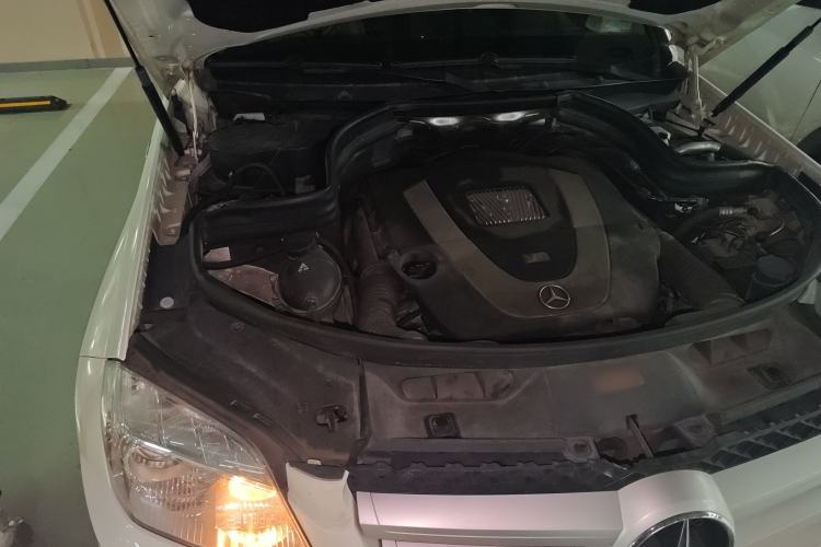 Used Mercedes-Benz GLK-Class 2012 GLK 300 4MATIC Fashion Model Engine Bay Right
