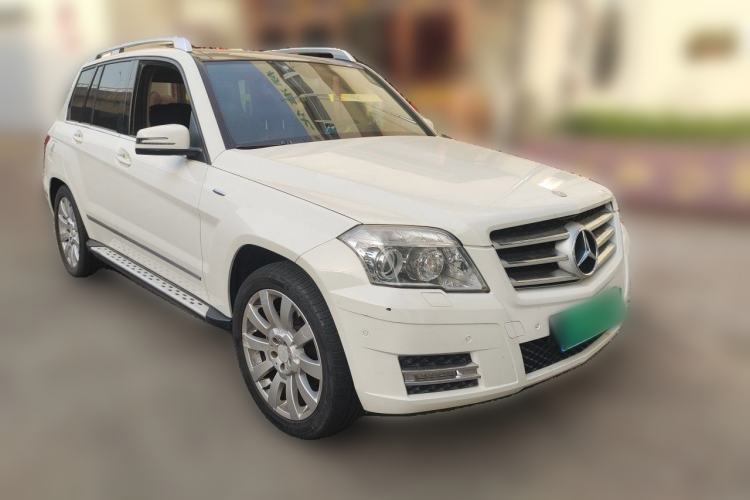 Used Mercedes-Benz GLK-Class 2012 GLK 300 4MATIC Luxury Model Front Right 45 Deg