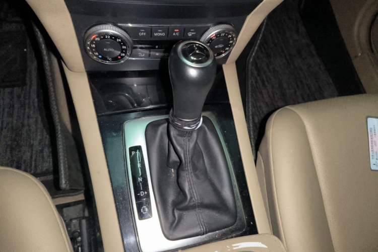 Used Mercedes-Benz GLK-Class 2012 GLK 300 4MATIC Fashion Model Gear Lever