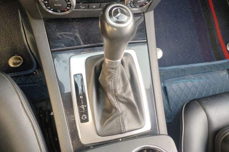 Used Mercedes-Benz GLK-Class 2012 GLK 300 4MATIC Luxury Model Gear Lever
