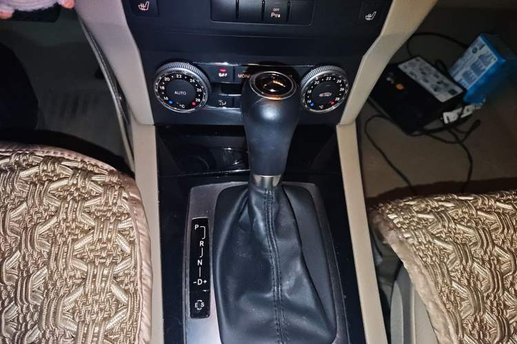 Used Mercedes-Benz GLK-Class 2012 GLK 300 4MATIC Fashion Model Gear Lever