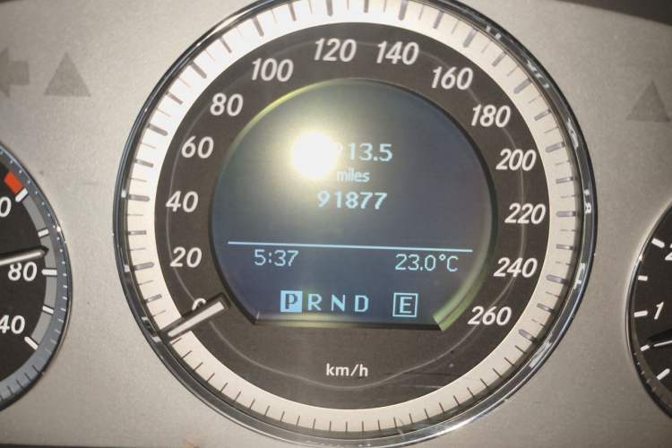 Used Mercedes-Benz GLK-Class 2012 GLK 300 4MATIC Dynamic Edition Odometer Close Up