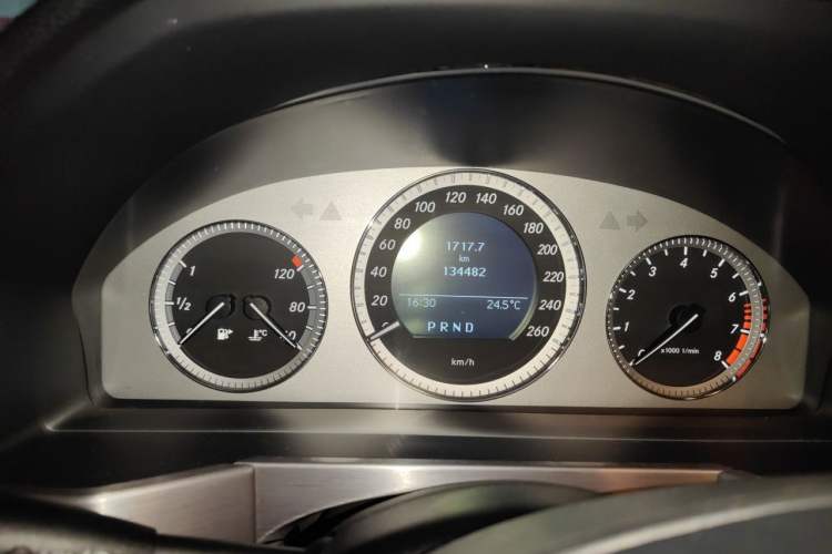 Used Mercedes-Benz GLK-Class 2012 GLK 300 4MATIC Dynamic Edition Odometer Close Up