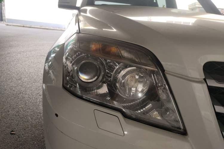Used Mercedes-Benz GLK-Class 2012 GLK 300 4MATIC Luxury Model Right Front Headlight