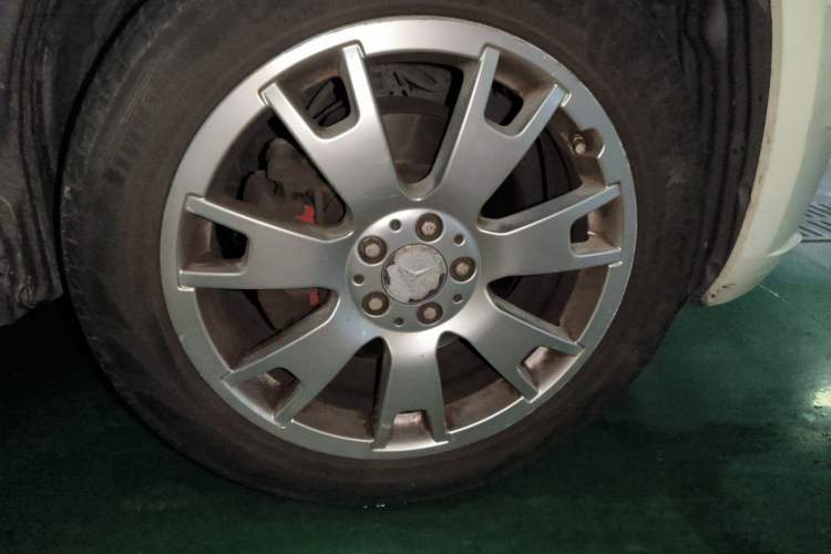 Used Mercedes-Benz GLK-Class 2012 GLK 300 4MATIC Fashion Model Right Front Wheel Hub