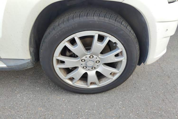 Used Mercedes-Benz GLK-Class 2012 GLK 300 4MATIC Fashion Model Right Front Wheel Hub
