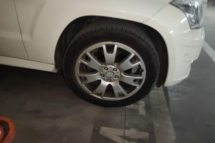 Used Mercedes-Benz GLK-Class 2012 GLK 300 4MATIC Dynamic Edition Right Front Wheel Hub