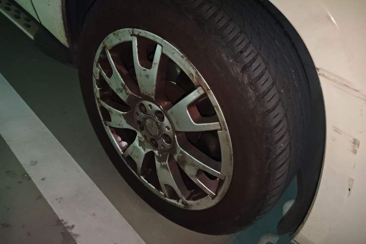 Used Mercedes-Benz GLK-Class 2012 GLK 300 4MATIC Fashion Model Right Front Wheel Hub