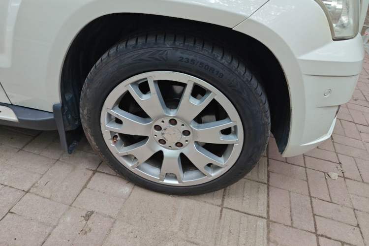 Used Mercedes-Benz GLK-Class 2012 GLK 300 4MATIC Dynamic Edition Right Front Wheel Hub