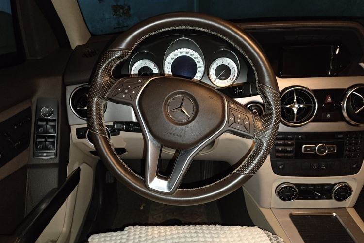 Used Mercedes-Benz GLK-Class 2012 GLK 300 4MATIC Dynamic Edition Steering Wheel