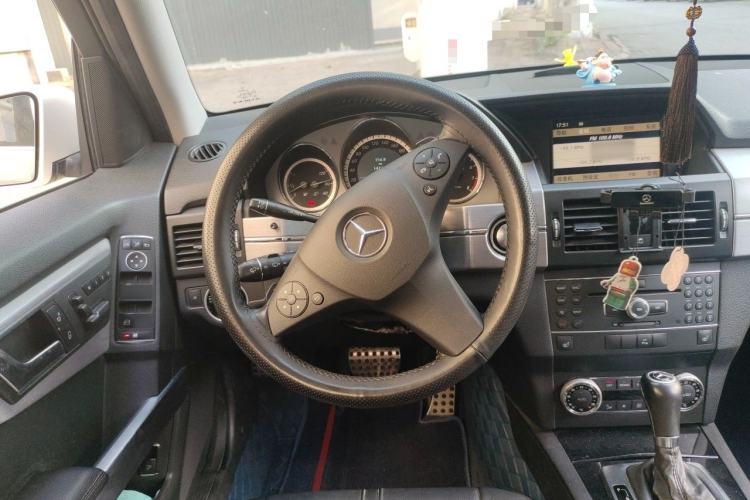Used Mercedes-Benz GLK-Class 2012 GLK 300 4MATIC Luxury Model Steering Wheel