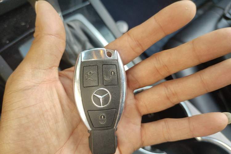 Used Mercedes-Benz GLK-Class 2012 GLK 300 4MATIC Luxury Model Vehicle Key