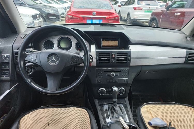 Used Mercedes-Benz GLK-Class 2012 GLK 300 4MATIC Fashion Model Center Console