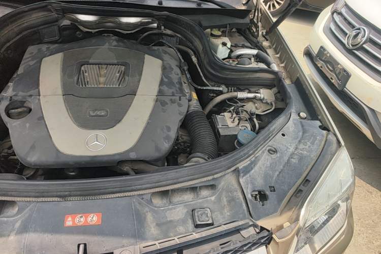 Used Mercedes-Benz GLK-Class 2012 GLK 300 4MATIC Fashion Model Engine Bay Left