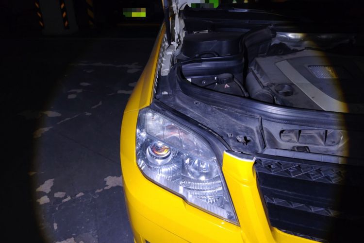 Used Mercedes-Benz GLK-Class 2012 GLK 300 4MATIC Fashion Model Engine Bay Right