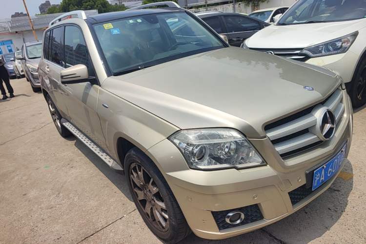 Used Mercedes-Benz GLK-Class 2012 GLK 300 4MATIC Fashion Model Front Right 45 Deg