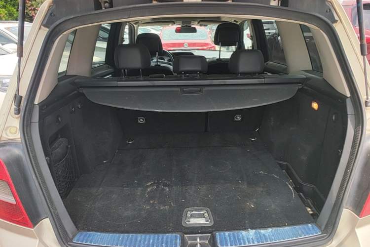 Used Mercedes-Benz GLK-Class 2012 GLK 300 4MATIC Fashion Model Trunk