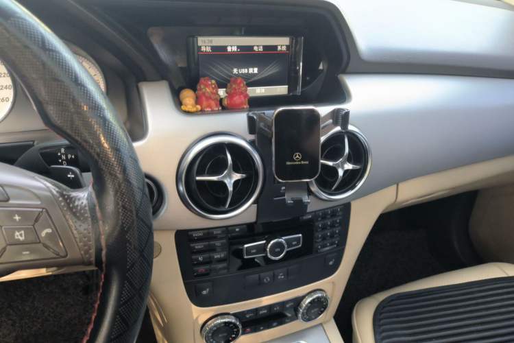 Used Mercedes-Benz GLK-Class 2013 GLK 300 4MATIC Dynamic Sunroof Model Audio And AC Panel