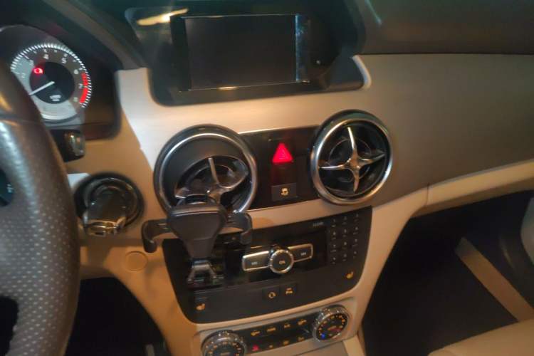 Used Mercedes-Benz GLK-Class 2013 GLK 300 4MATIC Fashion Model Audio And AC Panel