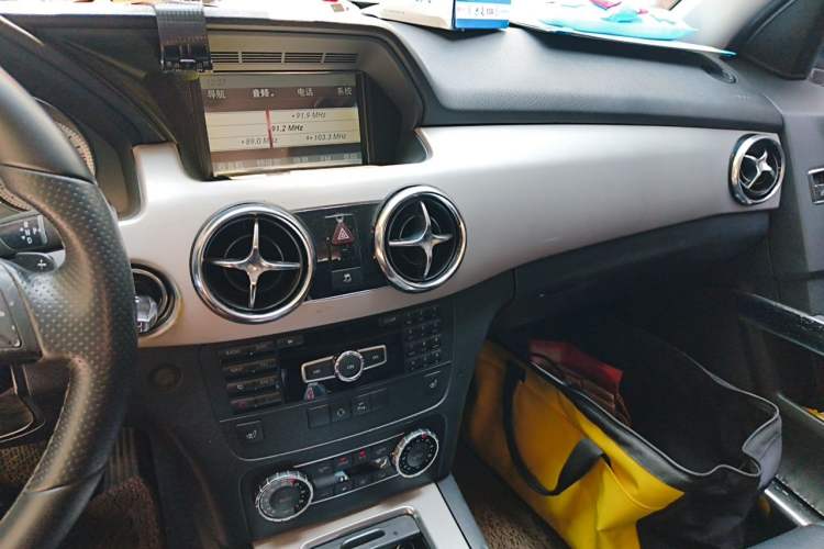 Used Mercedes-Benz GLK-Class 2013 GLK 300 4MATIC Dynamic Edition Audio And AC Panel