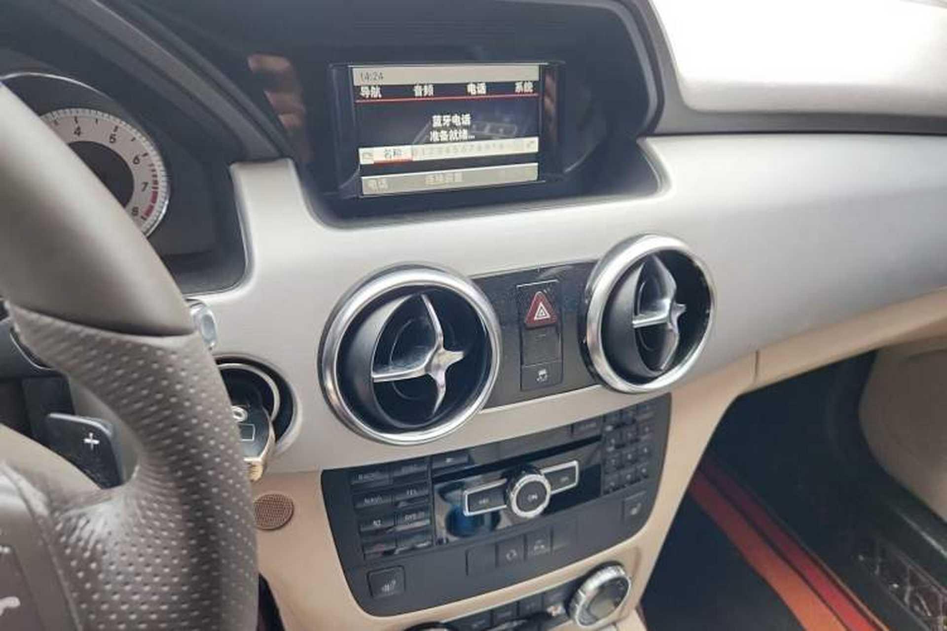 Used Mercedes-Benz GLK-Class 2013 GLK 300 4MATIC Dynamic Edition Audio And AC Panel