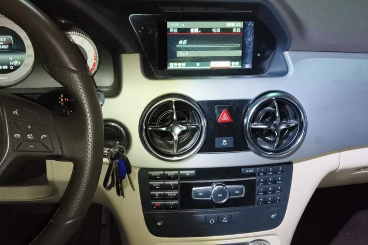 Used Mercedes-Benz GLK-Class 2013 GLK 300 4MATIC Dynamic Sunroof Model Audio And AC Panel
