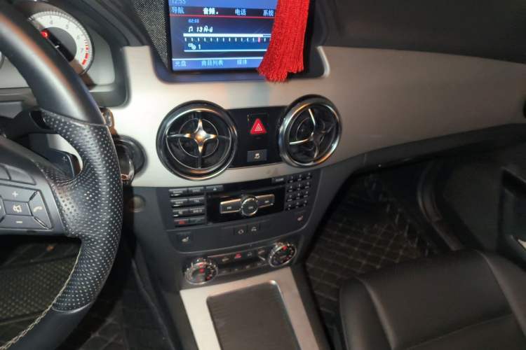 Used Mercedes-Benz GLK-Class 2013 GLK 300 4MATIC Dynamic Sunroof Model Audio And AC Panel