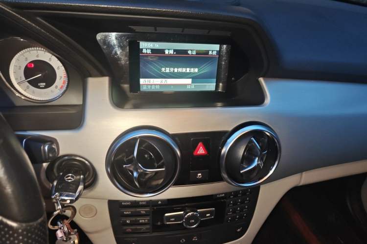 Used Mercedes-Benz GLK-Class 2013 GLK 300 4MATIC Dynamic Sunroof Model Audio And AC Panel