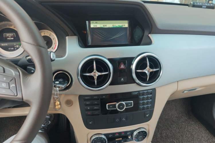 Used Mercedes-Benz GLK-Class 2013 GLK 300 4MATIC Dynamic Sunroof Model Audio And AC Panel