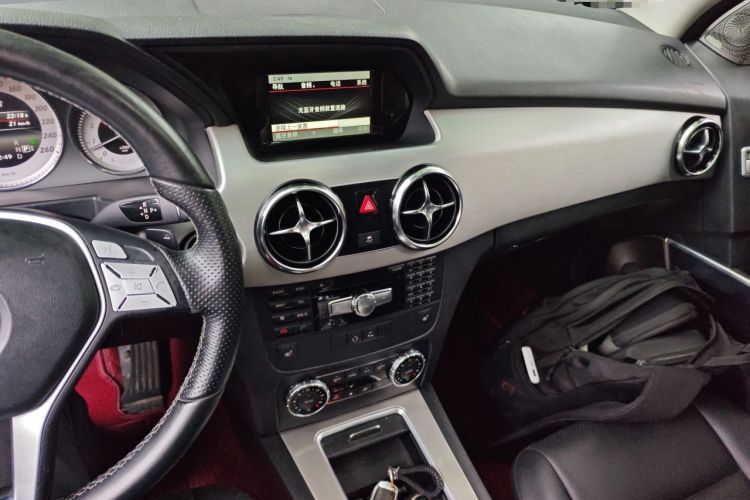 Used Mercedes-Benz GLK-Class 2013 Facelift GLK 300 4MATIC Fashion Edition Audio And AC Panel