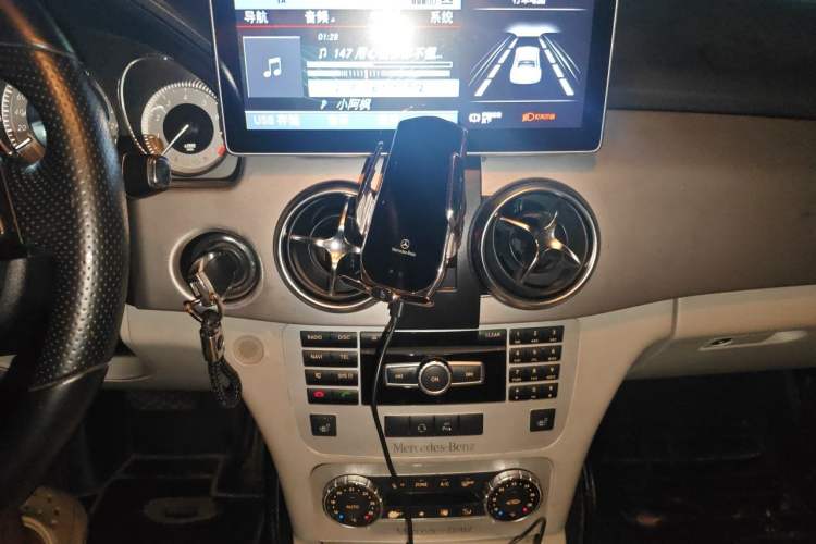 Used Mercedes-Benz GLK-Class 2013 GLK 300 4MATIC Dynamic Sunroof Model Audio And AC Panel