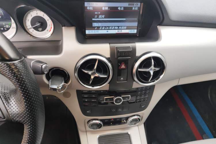 Used Mercedes-Benz GLK-Class 2013 GLK 300 4MATIC Dynamic Sunroof Model Audio And AC Panel