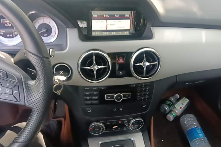 Used Mercedes-Benz GLK-Class 2013 Facelift GLK 300 4MATIC Fashion Edition Audio And AC Panel