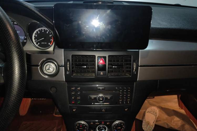Used Mercedes-Benz GLK-Class 2013 GLK 300 4MATIC Luxury Model Audio And AC Panel