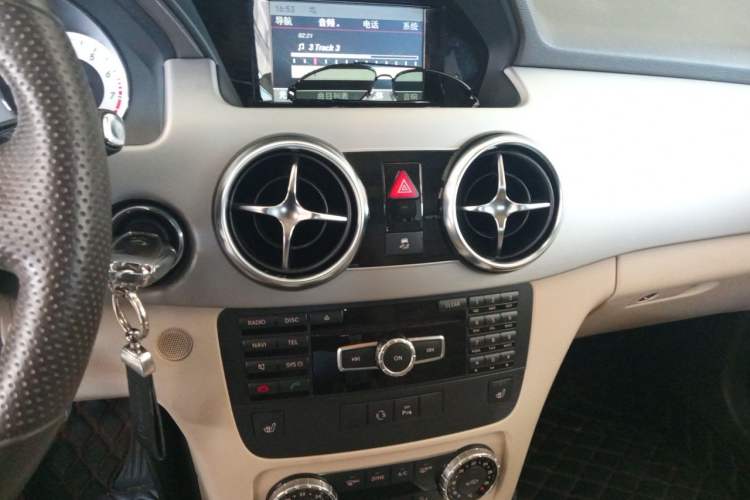 Used Mercedes-Benz GLK-Class 2013 GLK 300 4MATIC Dynamic Sunroof Model Audio And AC Panel