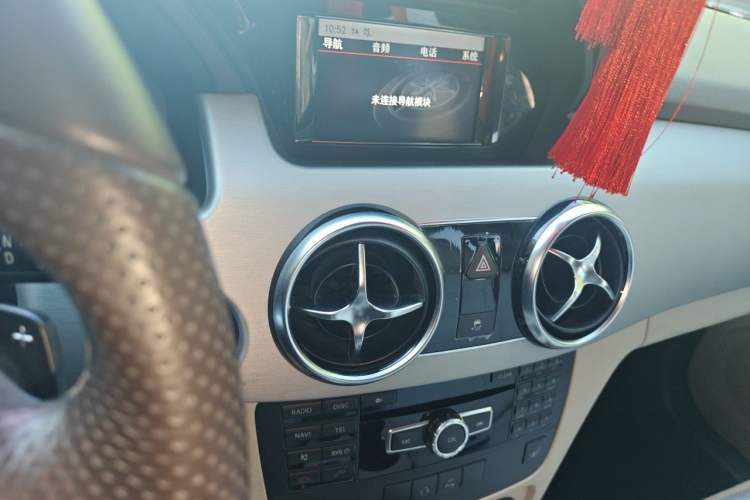 Used Mercedes-Benz GLK-Class 2013 GLK 300 4MATIC Dynamic Edition Audio And AC Panel