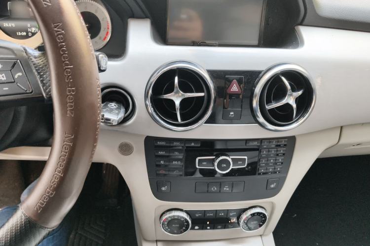 Used Mercedes-Benz GLK-Class 2013 GLK 300 4MATIC Dynamic Sunroof Model Audio And AC Panel