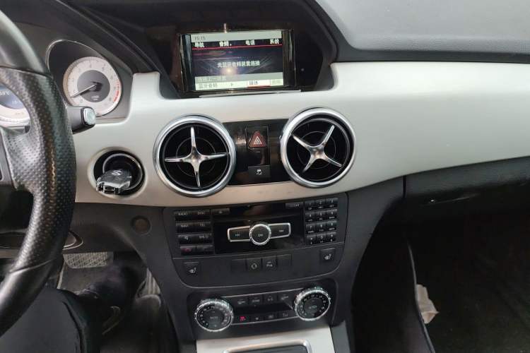 Used Mercedes-Benz GLK-Class 2013 GLK 300 4MATIC Dynamic Sunroof Model Audio And AC Panel