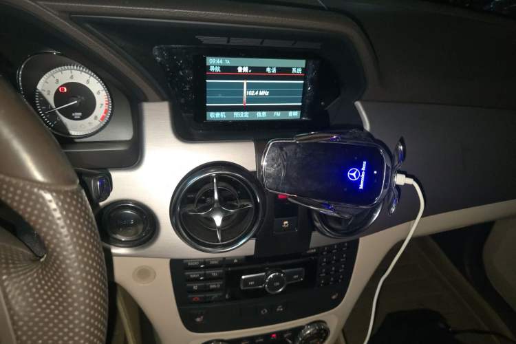 Used Mercedes-Benz GLK-Class 2013 Facelift GLK 300 4MATIC Fashion Edition Audio And AC Panel