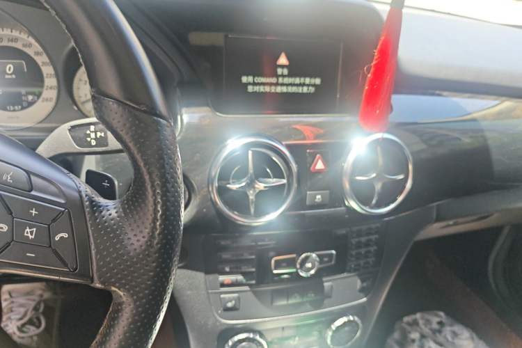 Used Mercedes-Benz GLK-Class 2013 GLK 300 4MATIC Luxury Model Audio And AC Panel
