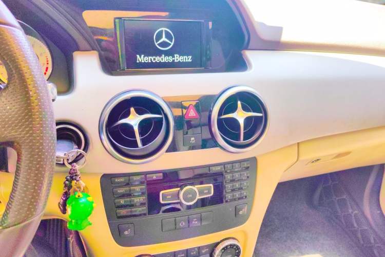 Used Mercedes-Benz GLK-Class 2013 GLK 300 4MATIC Dynamic Sunroof Model Audio And AC Panel