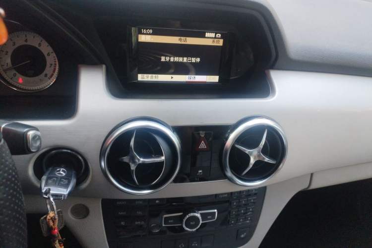 Used Mercedes-Benz GLK-Class 2013 GLK 300 4MATIC Dynamic Sunroof Model Audio And AC Panel