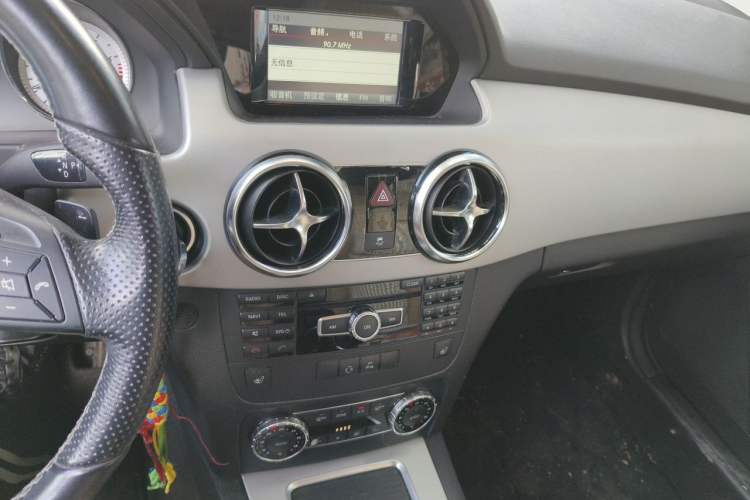 Used Mercedes-Benz GLK-Class 2013 GLK 300 4MATIC Dynamic Sunroof Model Audio And AC Panel