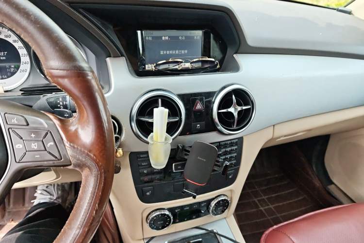 Used Mercedes-Benz GLK-Class 2013 GLK 300 4MATIC Dynamic Edition Audio And AC Panel