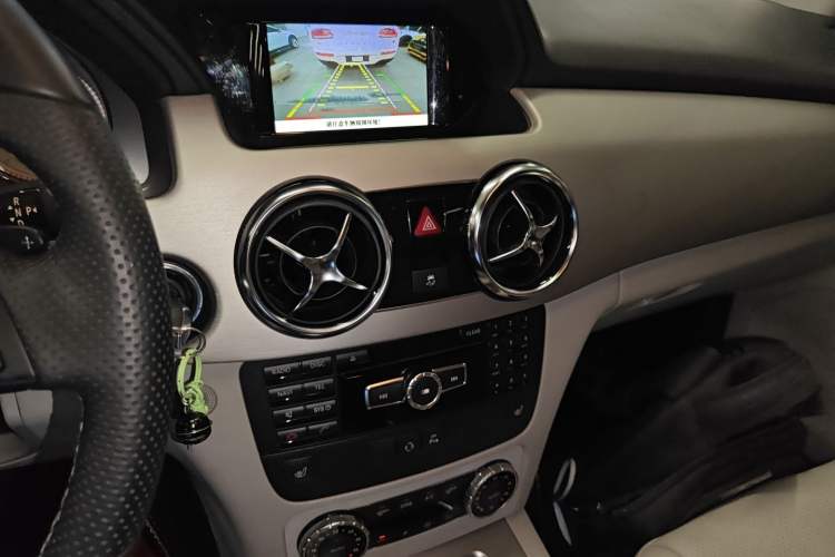 Used Mercedes-Benz GLK-Class 2013 GLK 300 4MATIC Dynamic Sunroof Model Audio And AC Panel