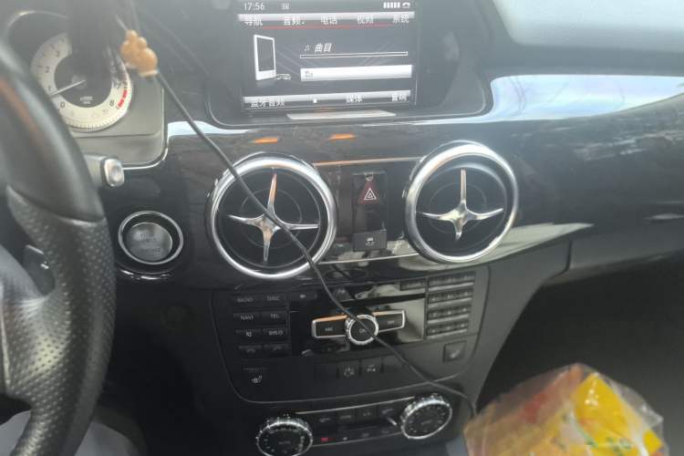 Used Mercedes-Benz GLK-Class 2013 GLK 300 4MATIC Luxury Model Audio And AC Panel