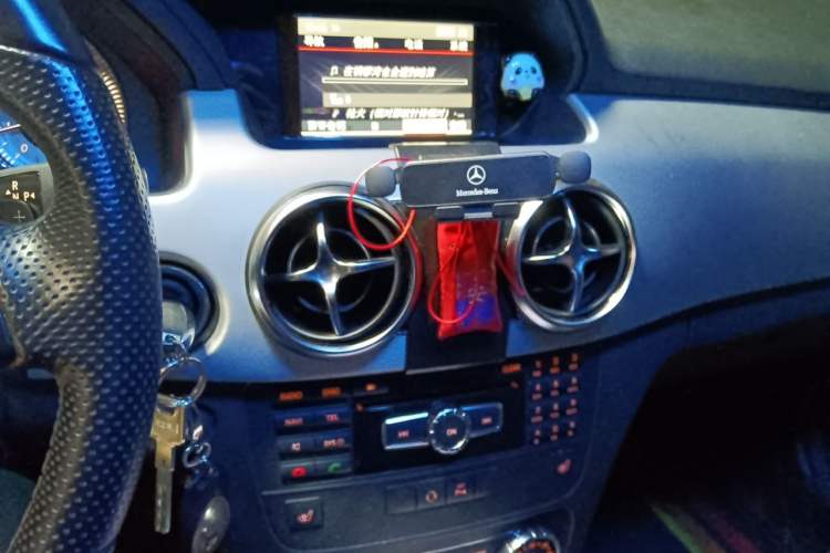 Used Mercedes-Benz GLK-Class 2013 GLK 300 4MATIC Dynamic Edition Audio And AC Panel