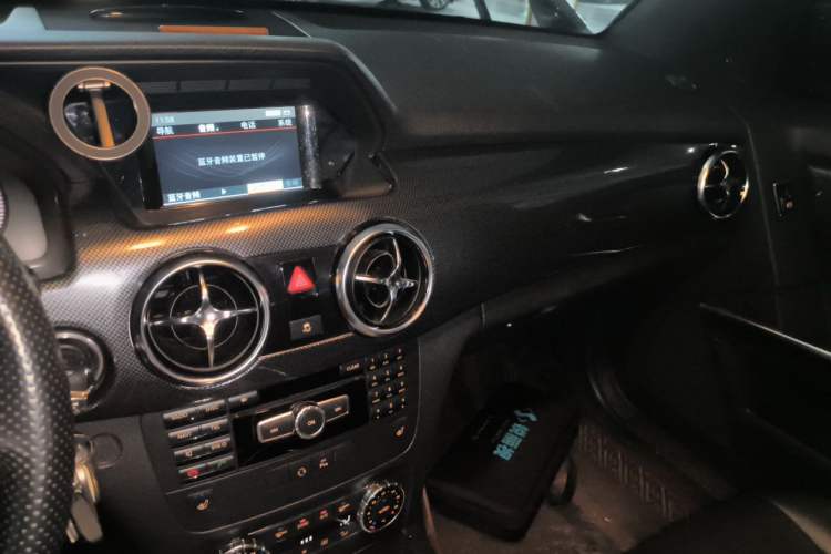 Used Mercedes-Benz GLK-Class 2013 GLK 300 4MATIC Dynamic Edition Audio And AC Panel