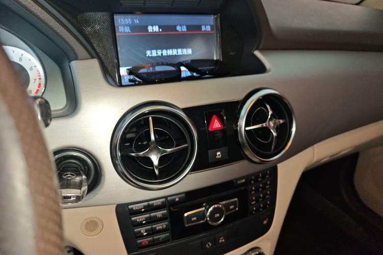 Used Mercedes-Benz GLK-Class 2013 GLK 300 4MATIC Dynamic Sunroof Model Audio And AC Panel