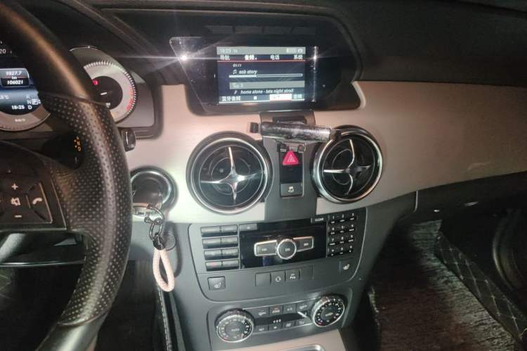 Used Mercedes-Benz GLK-Class 2013 GLK 300 4MATIC Dynamic Sunroof Model Audio And AC Panel